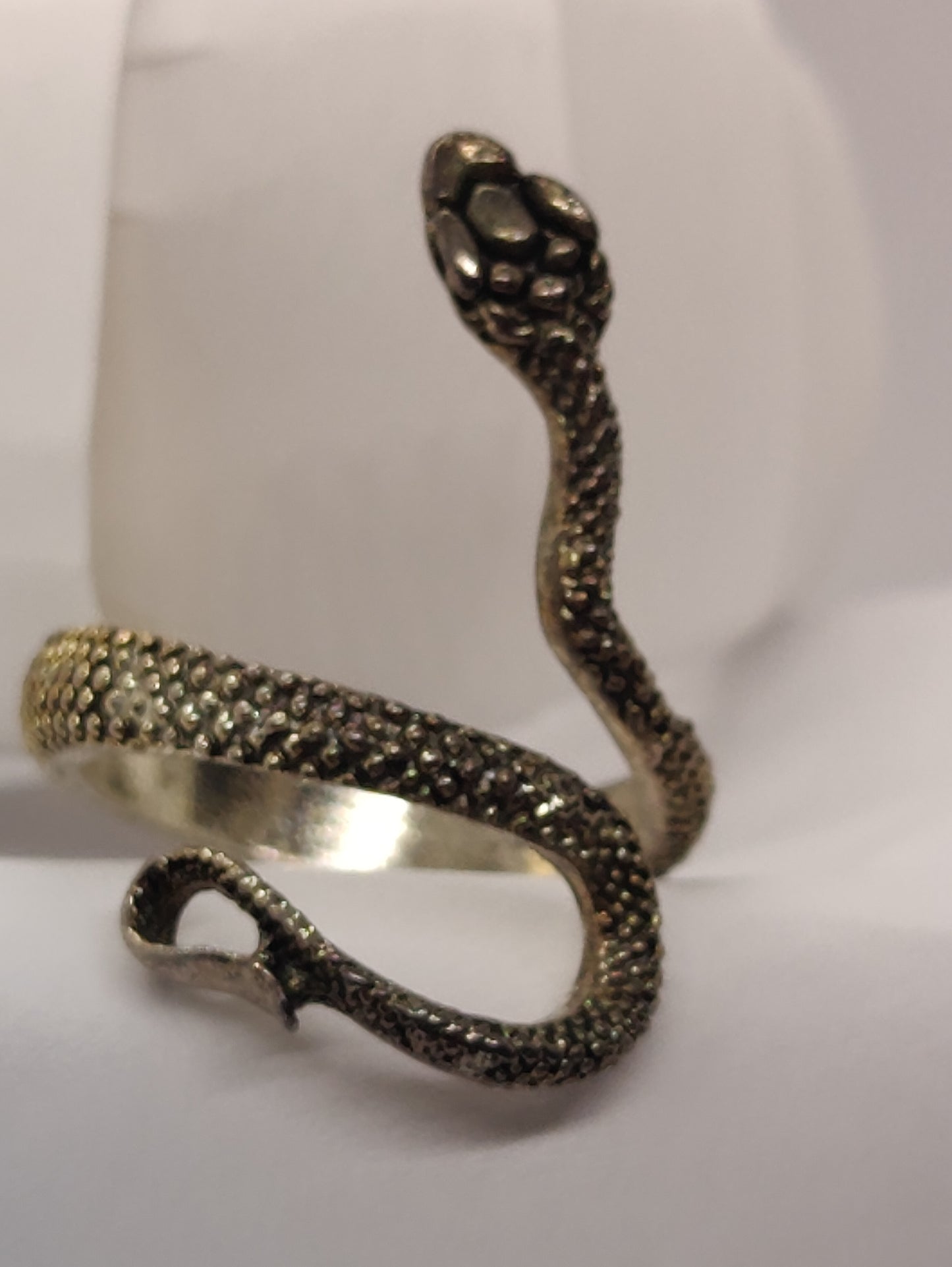 Black shedding snake ring