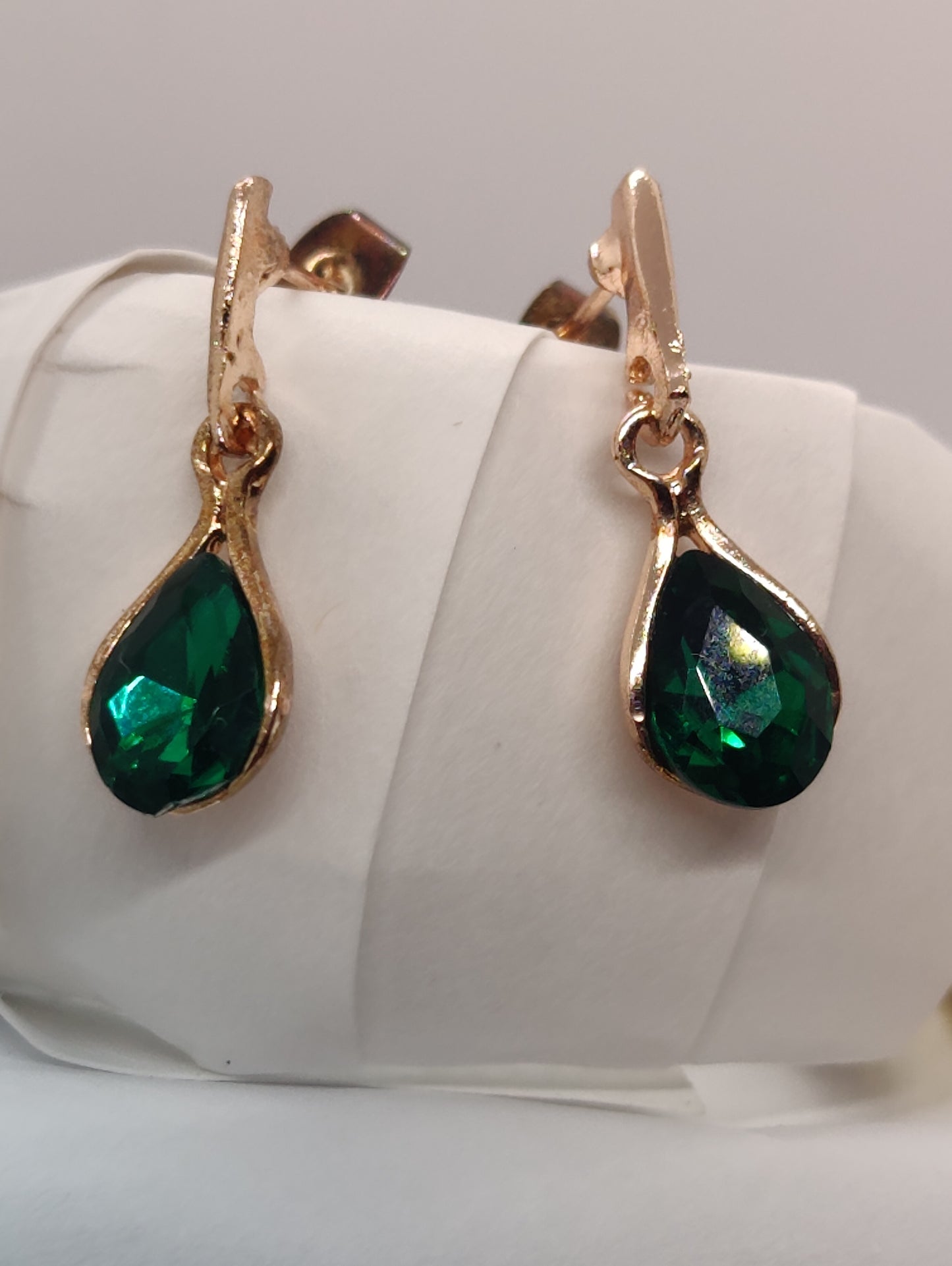 Emerald Green glass tear drop Necklace Earrings set