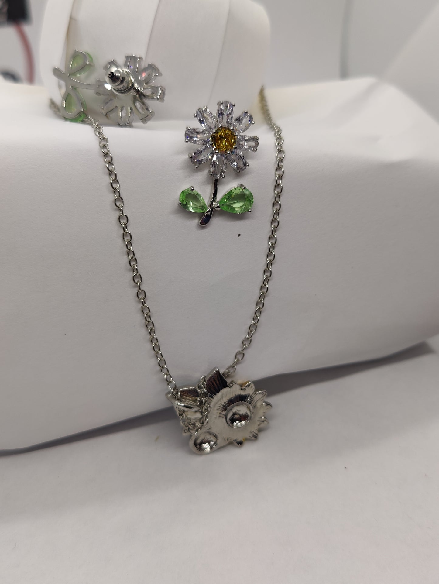 Daisy earrings and Sunflower Necklace set